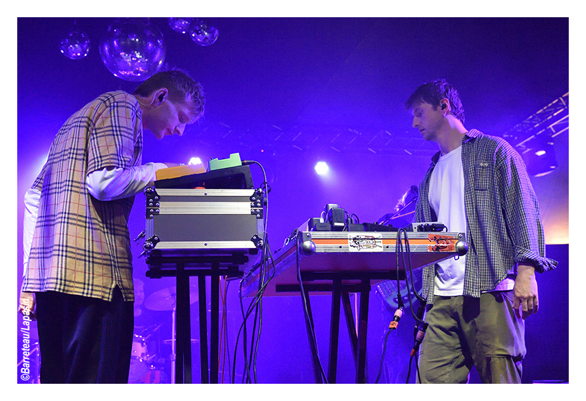 ADULT DVD le 1er août 2025 pendant l'Absolutely Free Festival à Genk en Belgique.