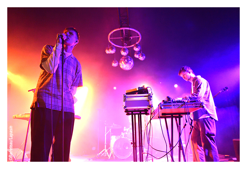 ADULT DVD le 1er août 2025 pendant l'Absolutely Free Festival à Genk en Belgique.