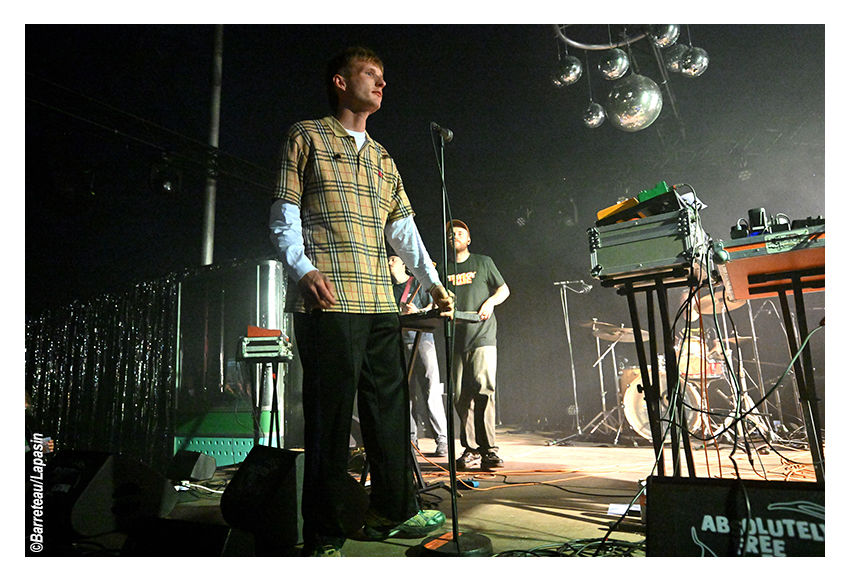 ADULT DVD le 1er août 2025 pendant l'Absolutely Free Festival à Genk en Belgique.