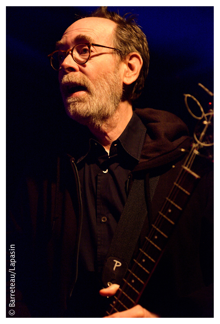 Les photos d'Arto Lindsay en concert au Het Bos à Anvers/Anwerpen en Belgique.