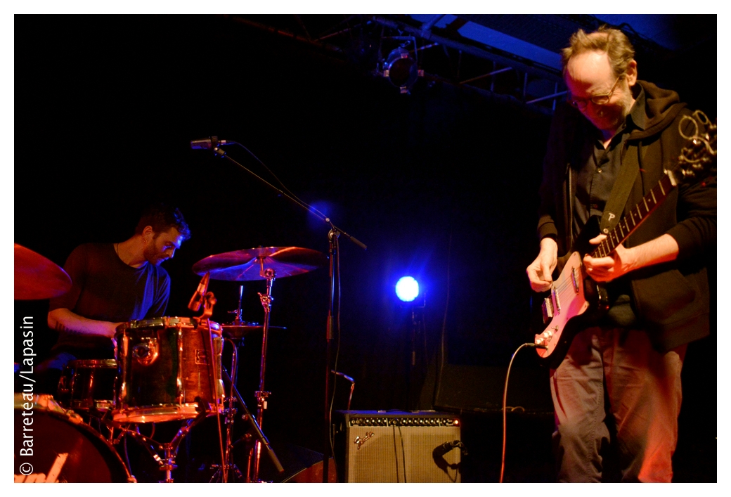 Les photos d'Arto Lindsay en concert au Het Bos à Anvers/Anwerpen en Belgique.