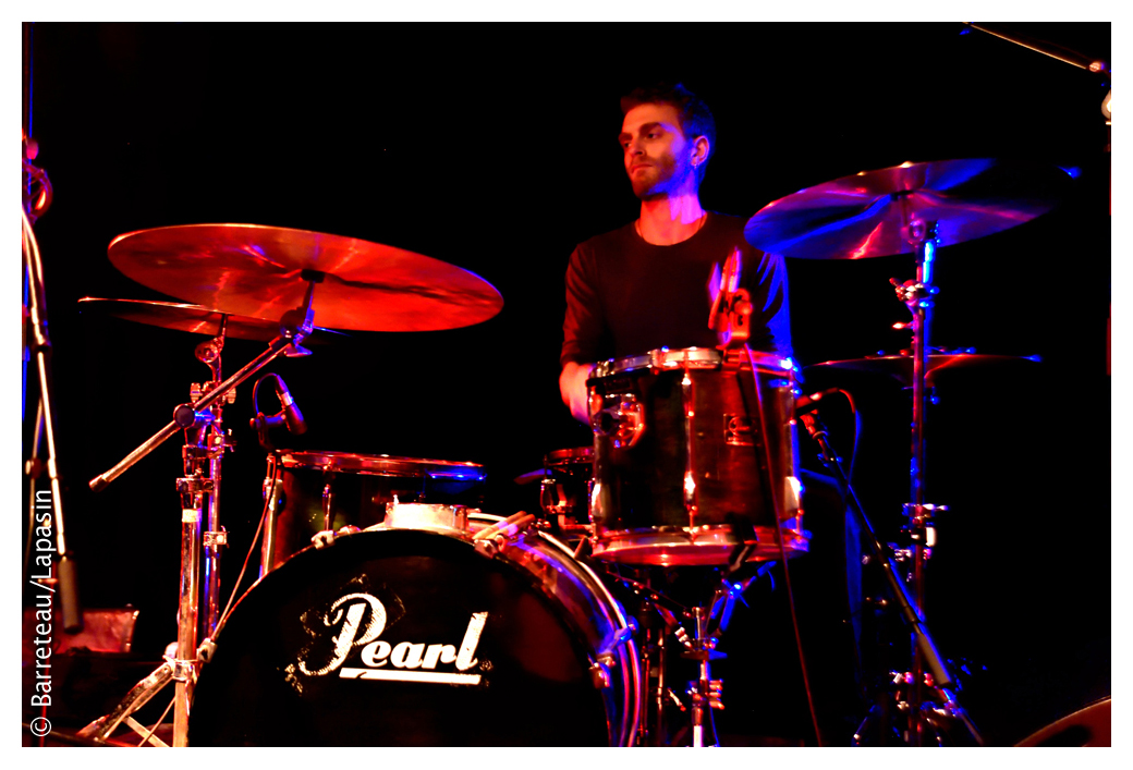 Les photos d'Arto Lindsay en concert au Het Bos à Anvers/Anwerpen en Belgique.