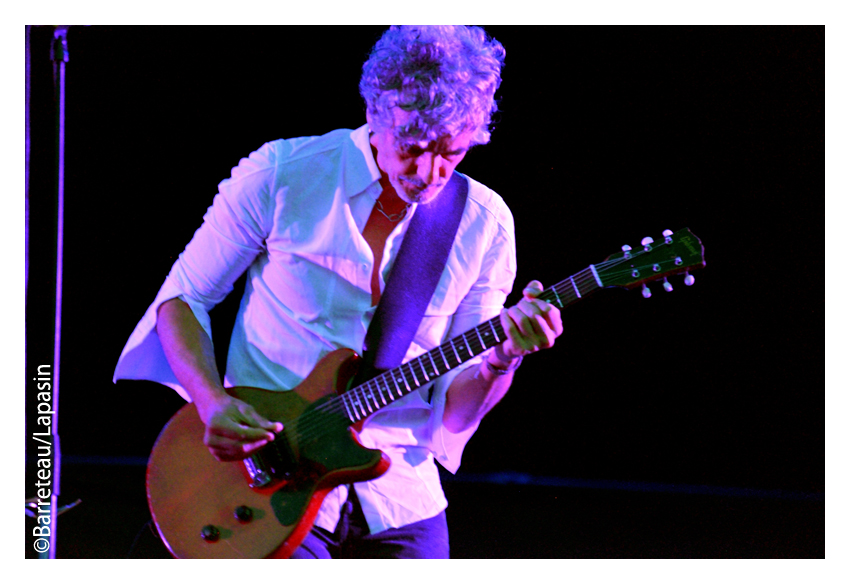 BLONDE REDHEAD en concert le 01/09/2018 dans le cadre du festival Settembre sur la place du Duomo à Prato en Italie.