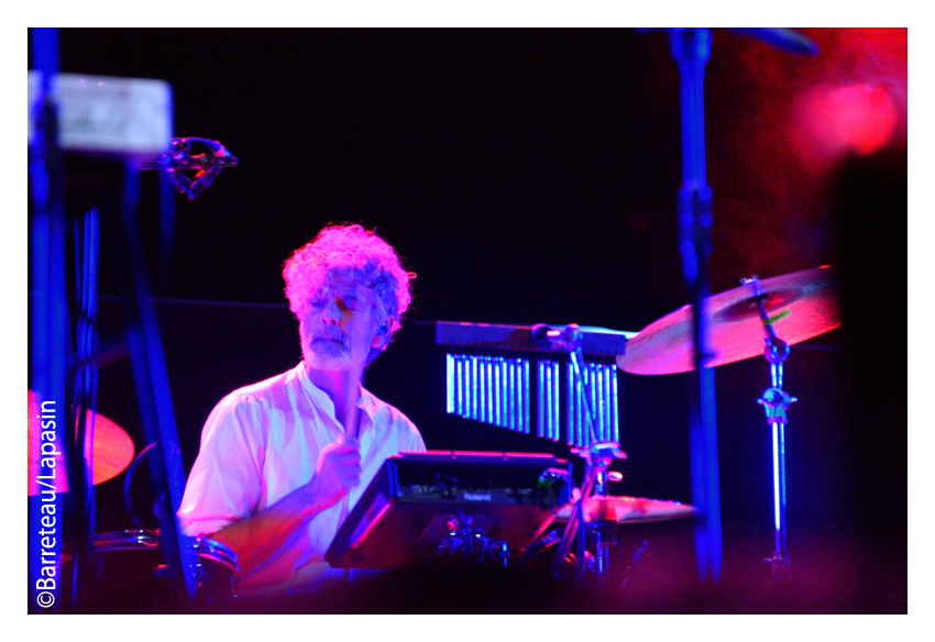 BLONDE REDHEAD en concert le 01/09/2018 dans le cadre du festival Settembre sur la place du Duomo à Prato en Italie.