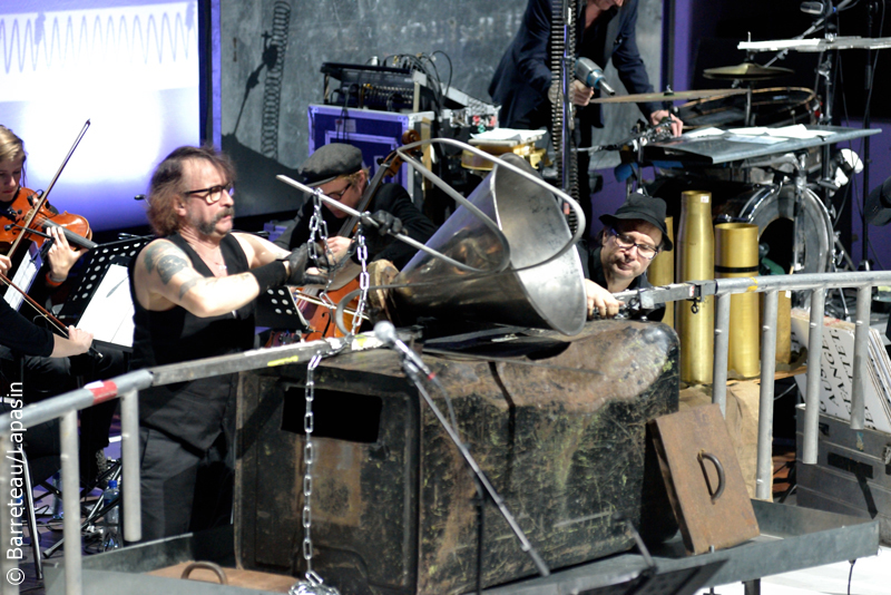 EINSTÜRZENDE NEUBAUTEN en concert le 20 novembre 2014 à Le Guess Who ? à Utrecht aux Pays-Bas.