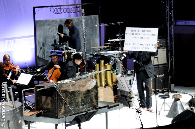 EINSTÜRZENDE NEUBAUTEN en concert le 20 novembre 2014 à Le Guess Who ? à Utrecht aux Pays-Bas.