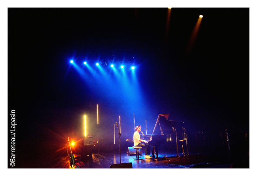 Gabriel Kahane au Little Waves le 13 avril 2019 à Genk en Belgique.