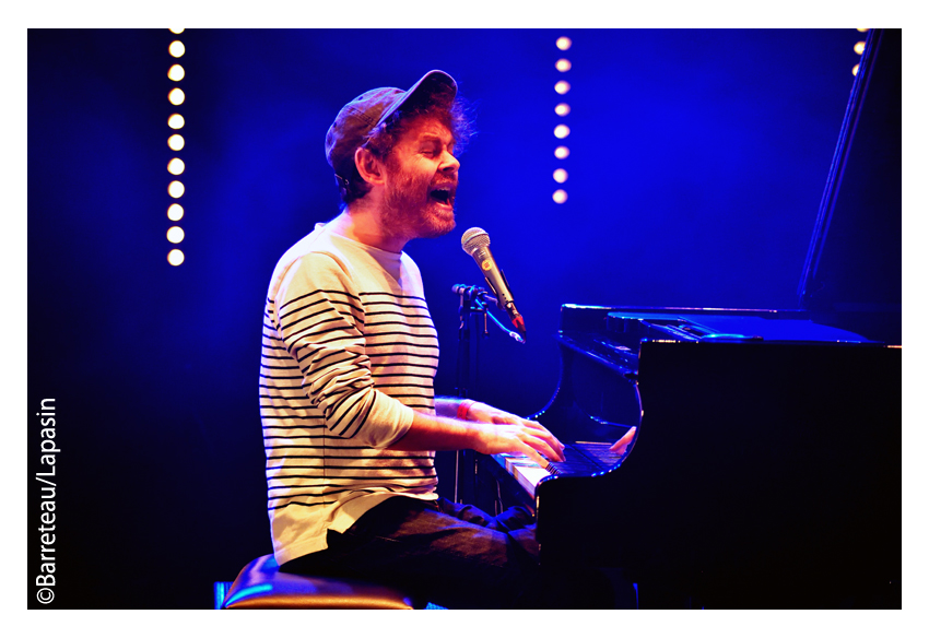 Gabriel Kahane au Little Waves le 13 avril 2019 à Genk en Belgique.