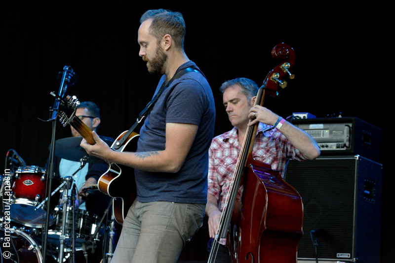 Des photos de GREAT LAKE SWIMMERS en concert le 20 septembre 2015 à Muzentuin pour l'INCUBATE à Tilburg |NL|