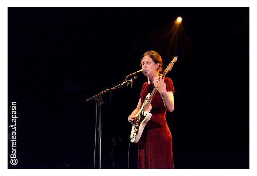 Helena DELAND en concert le 07 mai 2022 au C-Mine à Genk en Belgique dans le cadre du Little Waves.