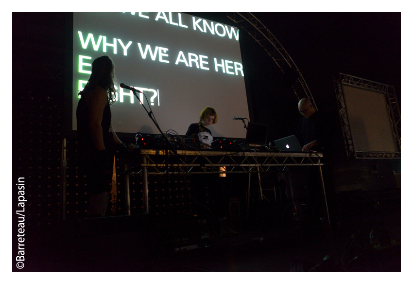 Photos de HOLLY HERNDON 28/11/2015 en concert aux ATP UK-01