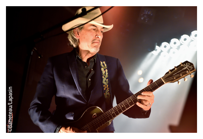 Les photos de Howe GELB en concert le 1er mai 2019 au festival les Aralunaires à Arlon en Belgique.