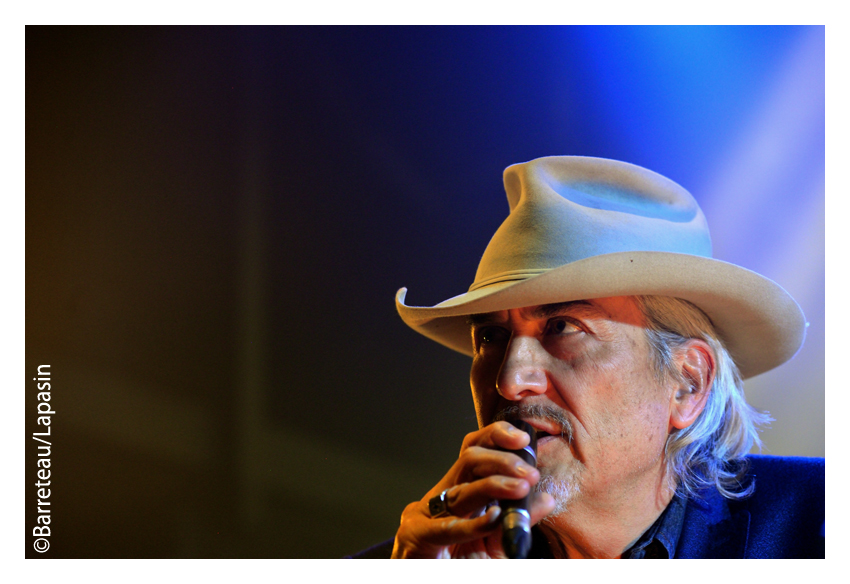 Les photos de Howe GELB en concert le 1er mai 2019 au festival les Aralunaires à Arlon en Belgique.