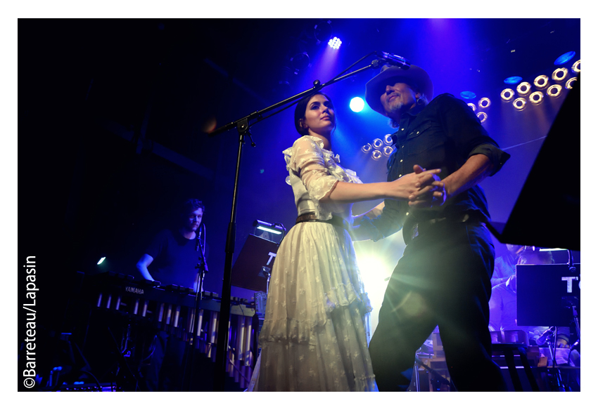 Les photos de Howe GELB en concert le 1er mai 2019 au festival les Aralunaires à Arlon en Belgique.