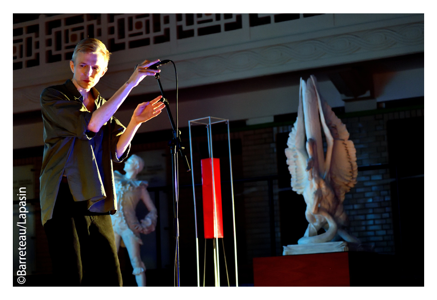 Jay Jay JOHANSON en concert le 26 janvier 2019 pour le We Loft Music à la Piscine de Roubaix en France.