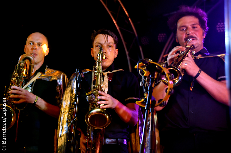 KING KHAN AND THE SHRINES en concert le 4 août 2017 au Micro Festival à Liège en Belgique.