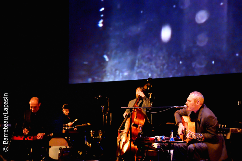 Les photos de TINDERSTICKS le 11 mars 2017 au Lieu Unique à Nantes en France. 