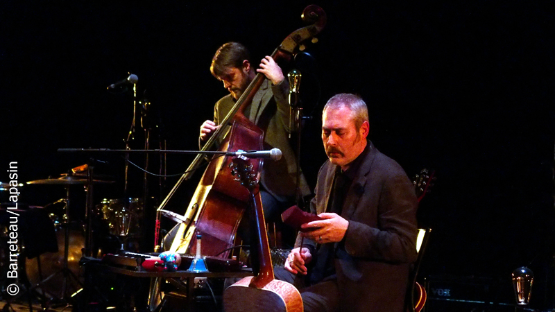 Les photos de TINDERSTICKS le 12 mars 2017 au Lieu Unique à Nantes en France. 