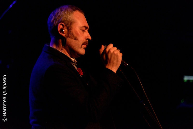 Les photos de TINDERSTICKS le 27 février 2016 au Théâtre d'Arras en France. 