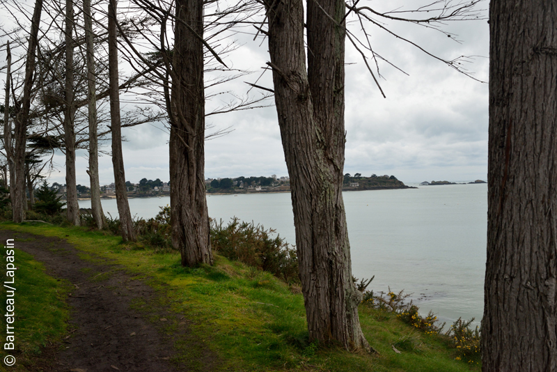 Les photos du sentier des douaniers à gauche de la plage des Chevrets à Saint-Coulomb près de Saint-Malo.