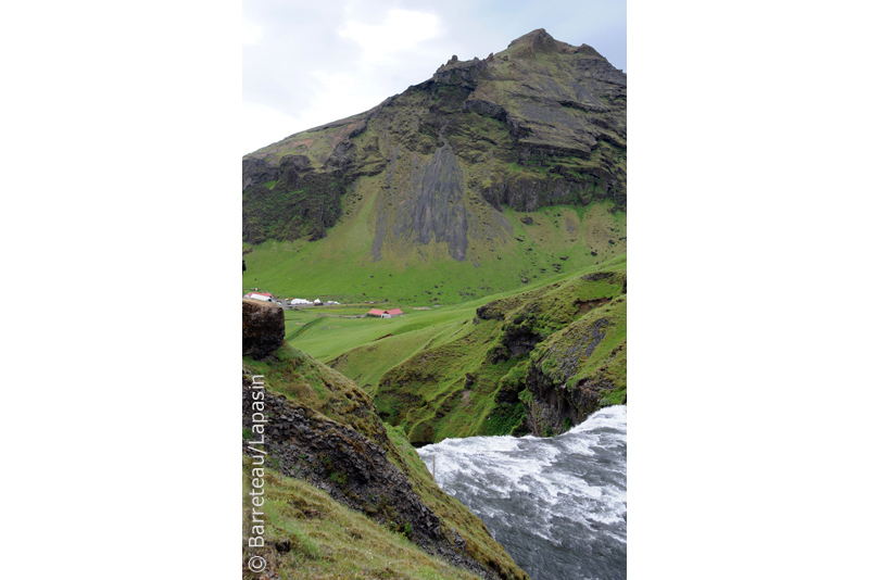 Les photos des chutes d'eau Skogafoss et Seljalandsfoss en Islande