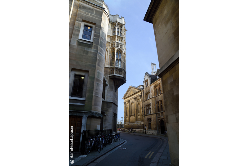 Les photos d'une balade dans le quartier de la salle The Cambridge Corn Exchange à Cambridge au Royaume-Uni.