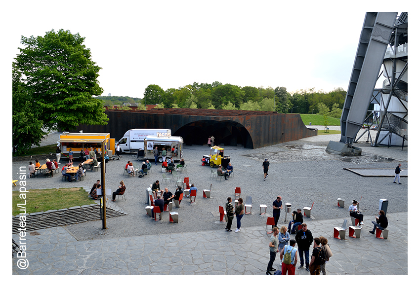 L'atmosphère du Little Waves le 7 mai 2022 à Genk en Belgique.