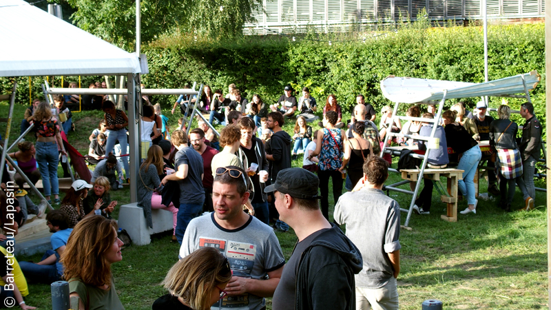 L'atmosphère le 4 août 2017 au Micro Festival à Liège en Belgique.