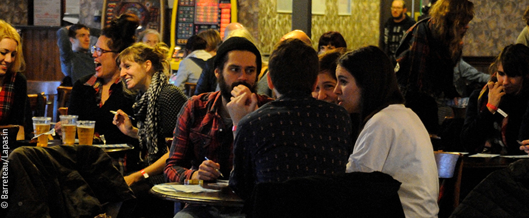 Les salles de concert de musique alternative à Liverpool au Royaume-Uni.